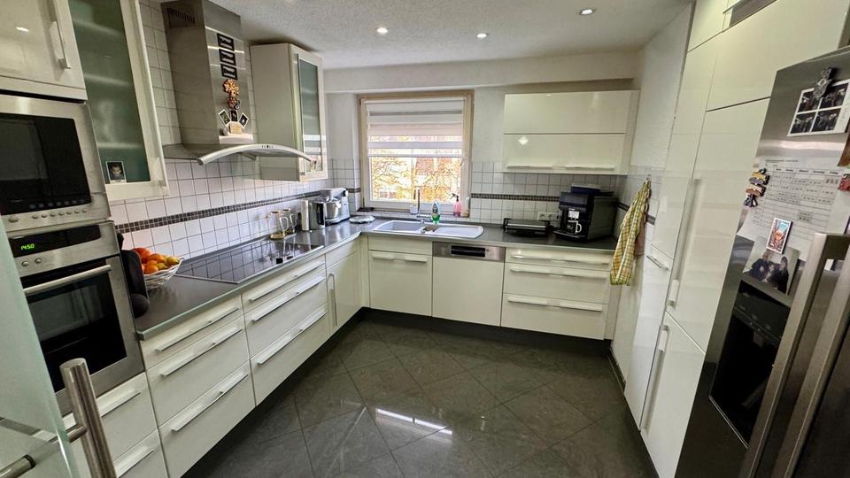 Familienfreundl. 4-Zimmer-Wohnung mit viel Licht in Sondelfingen 4 zimmer