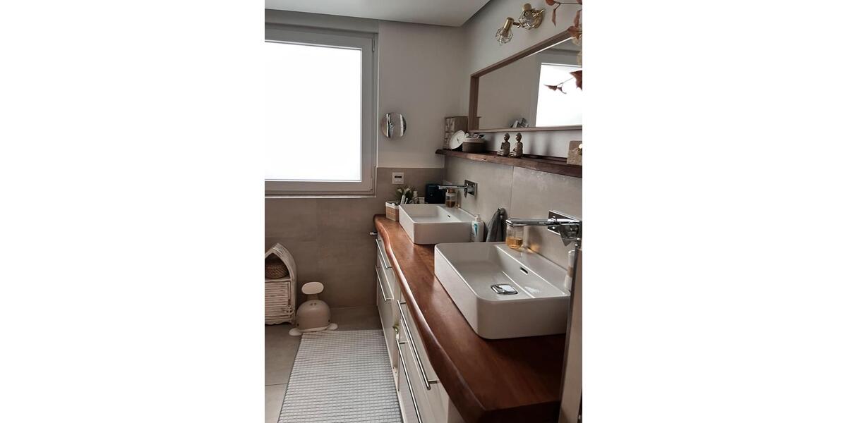 Reihenhaus Solingen Central - 6 Zimmer, 120 m&sup2;, 2.300&euro; | Angebot:25767922