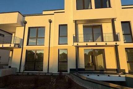 Gehobene 4 Zimmer Wohnung mit erstklassiger Ausstattung und großzügigem Balkon ! 4 zimmer