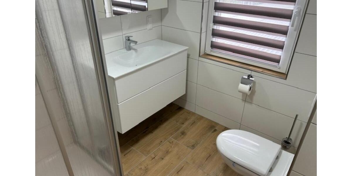 Wohnen auf Zeit Unterwellenborn - 4 Zimmer, 120 m&sup2;, 25&euro; | Angebot:19608078