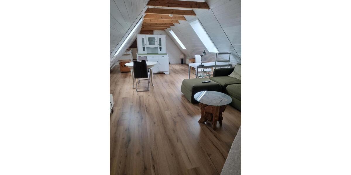 Dachgeschoßwohnung Weiden in der Oberpfalz - 2 Zimmer, 60 m&sup2;, 600&euro; | Angebot:26150604