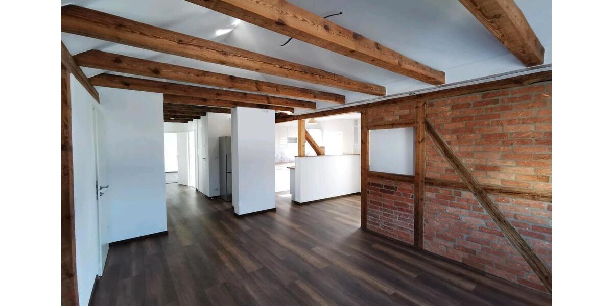 Dachgeschoßwohnung Elsterwerda - 4 Zimmer, 115 m&sup2;, 979&euro; | Angebot:25893670