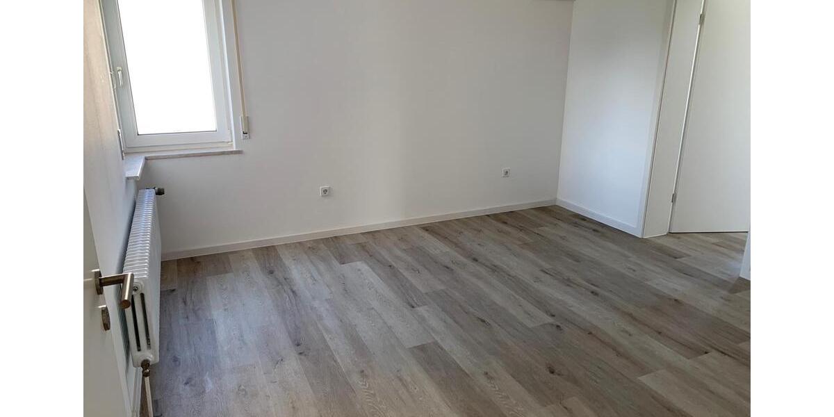 Dachgeschoßwohnung Reutlingen Sondelfingen - 4 Zimmer, 95 m&sup2;, 1.150&euro; | Angebot:24456926