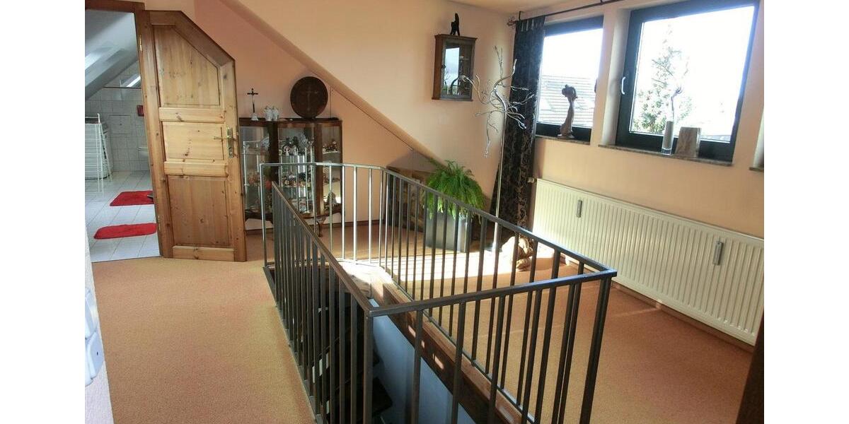 Maisonettenwohnung Erftstadt - 4 Zimmer, 131 m&sup2;, 1.150&euro; | Angebot:25161439