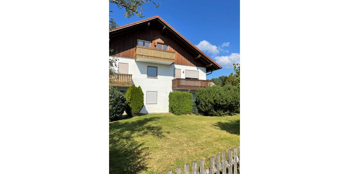 Helle, komplett renovierte 3-Zimmer-Wohnung in Grafenwiesen 3 zimmer