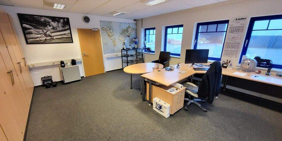 Gewerbeobjekt Lübeck / Sankt Lorenz Nord St. Lorenz Nord - 4 Zimmer, 157 m&sup2;, 900&euro; | Angebot:24809181