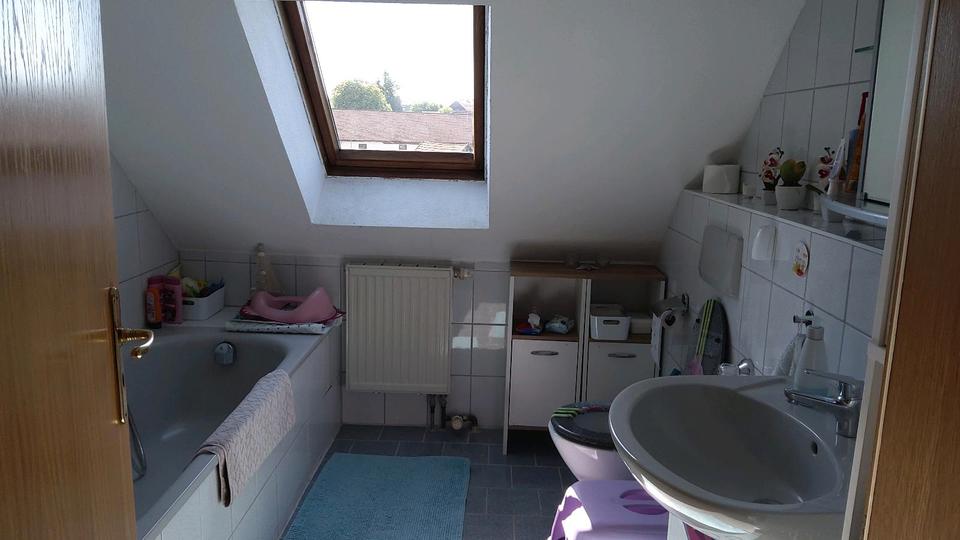 Dachgeschoßwohnung Penzing - 3 Zimmer, 70 m&sup2;, 690&euro; | Angebot:26704309