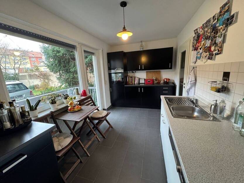 City nahe helle und großzügige 3-Zi-Wohnung mit Balkon in verkehrsberuhigter Lage 3 zimmer