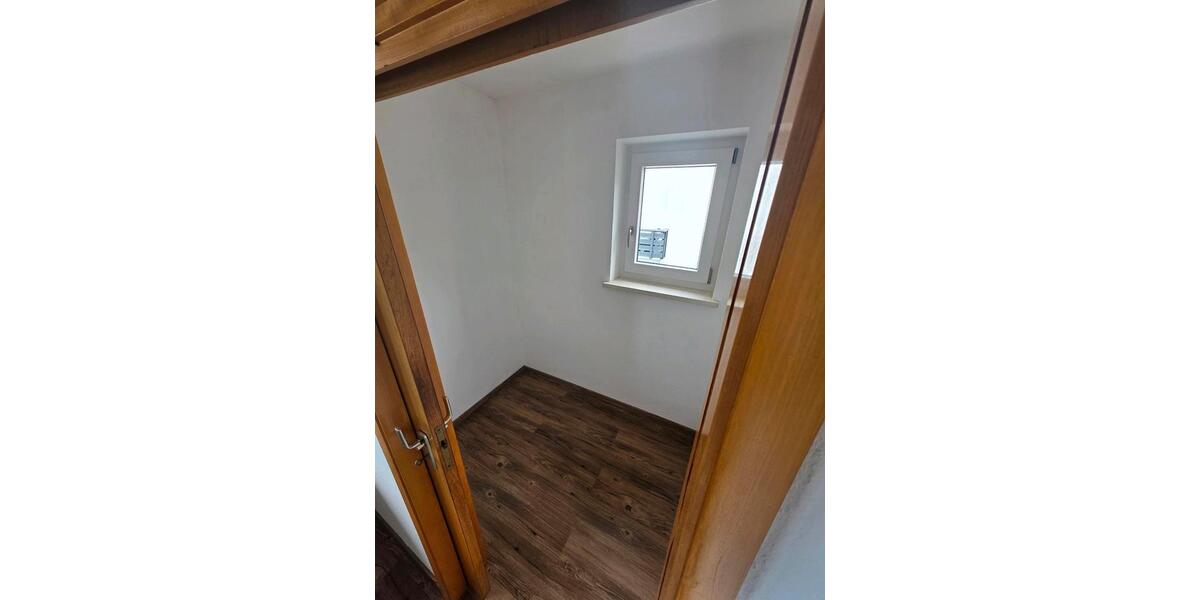 Etagenwohnung Langdorf - 3.5 Zimmer, 120 m&sup2;, 850&euro; | Angebot:26039848