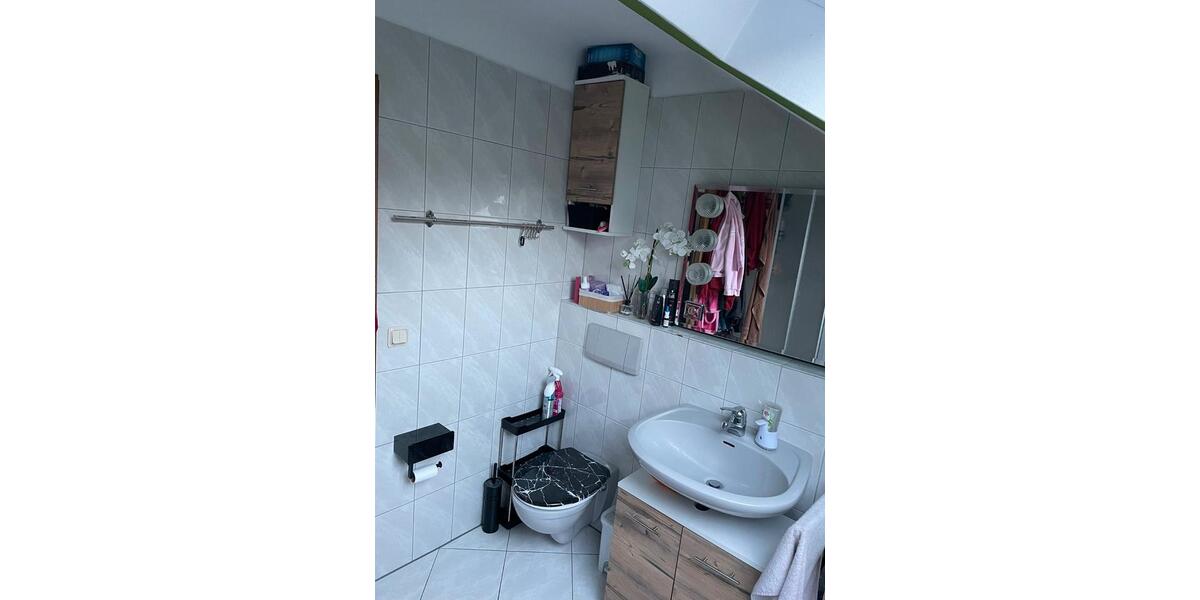 Dachgeschoßwohnung Morsbach - 3 Zimmer, 93 m&sup2;, 600&euro; | Angebot:26548385