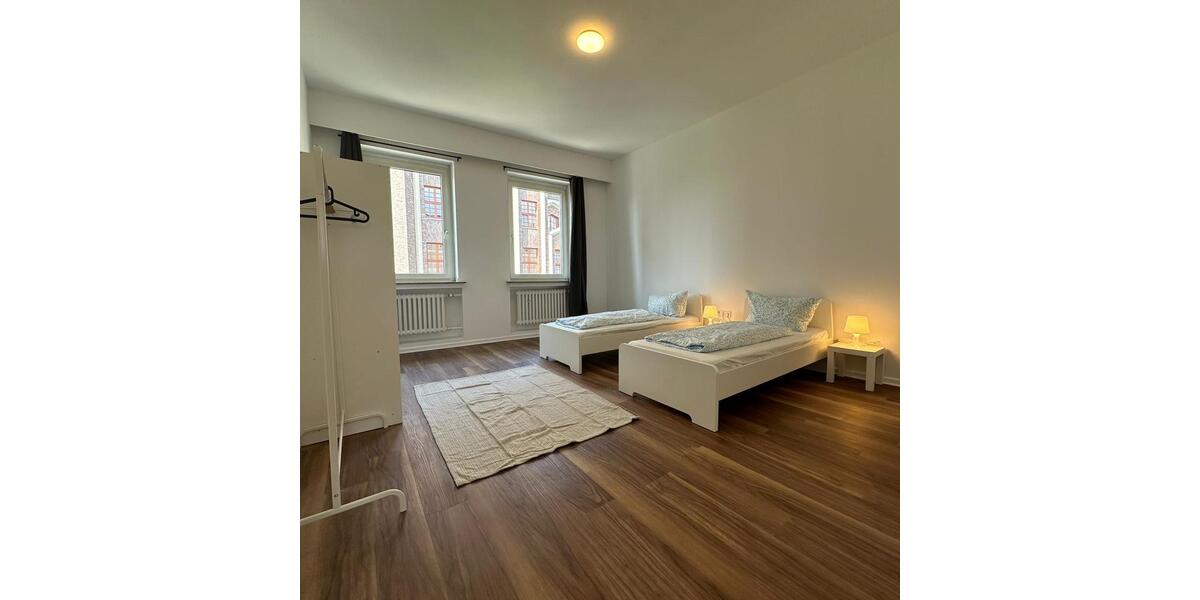 Wohnen auf Zeit Mannheim Neckarstadt-Ost - 100 Zimmer, 200 m&sup2;, 15&euro; | Angebot:25220077