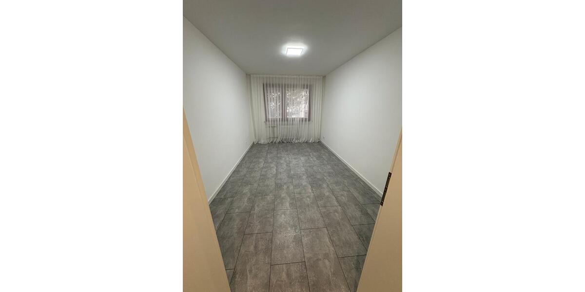 Etagenwohnung Pfullingen - 4 Zimmer, 87 m&sup2;, 1.300&euro; | Angebot:24677397