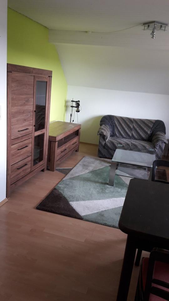 Möbelierts Zimmer warm