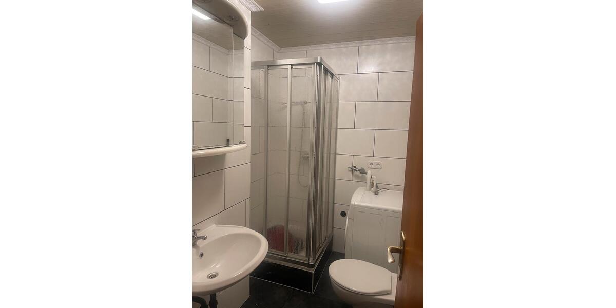 Einfamilienhaus Siegen Eiserfeld - 2 Zimmer, 85 m&sup2;, 1.100&euro; | Angebot:25268700