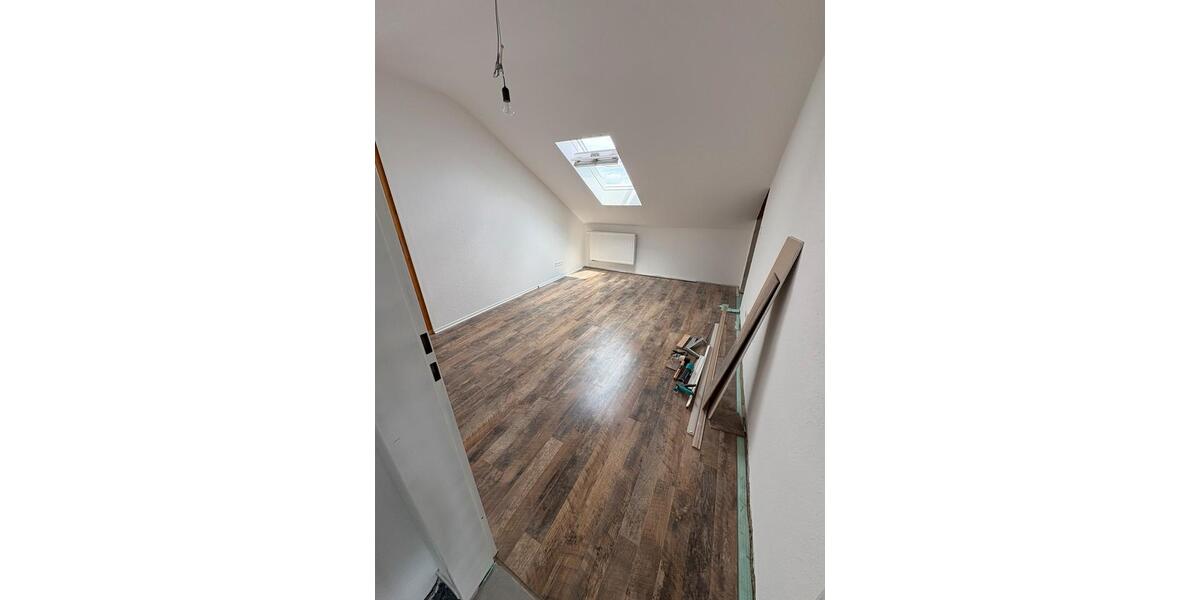 Dachgeschoßwohnung Wächtersbach - 3 Zimmer, 90 m&sup2;, 1.100&euro; | Angebot:26597615