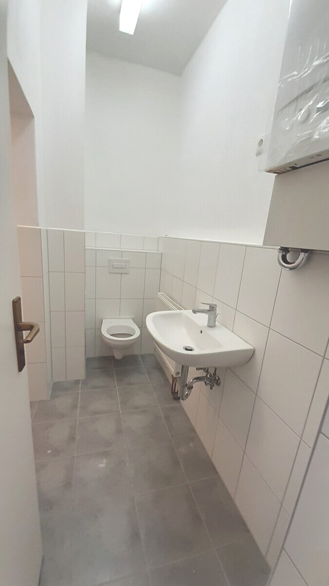 3-Zimmer-Wohnung 2. oder 3. OG, neu saniert, in ruhigem Wohnviertel Gera-Süd 3 zimmer