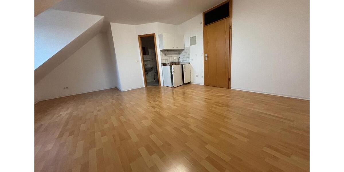 Dachgeschoßwohnung Regensburg Brandlberg - 1 Zimmer, 27 m&sup2;, 390&euro; | Angebot:26693027