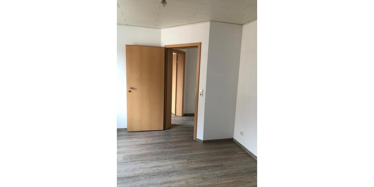 Dachgeschoßwohnung Bodenwerder - 5 Zimmer, 99 m&sup2;, 910&euro; | Angebot:25029582