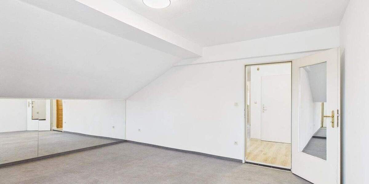 Sofort beziehbare 2-Zimmer Dachgeschoss Wohnung 2 zimmer