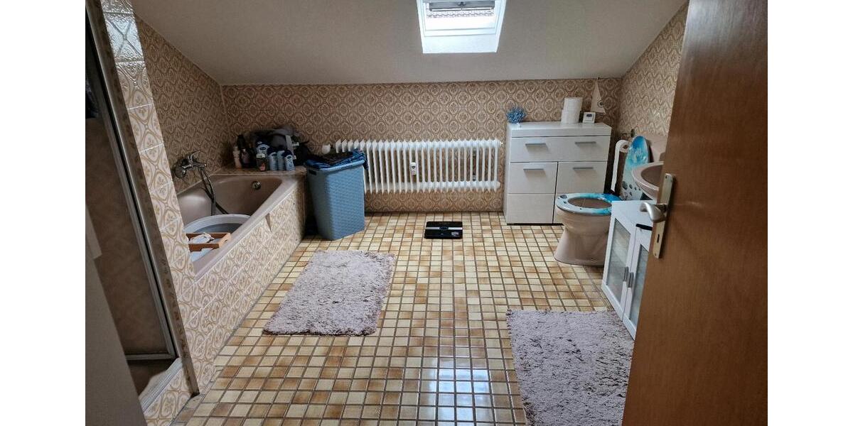 Dachgeschoßwohnung Bad Hersfeld - 4 Zimmer, 96 m&sup2;, 800&euro; | Angebot:26459853