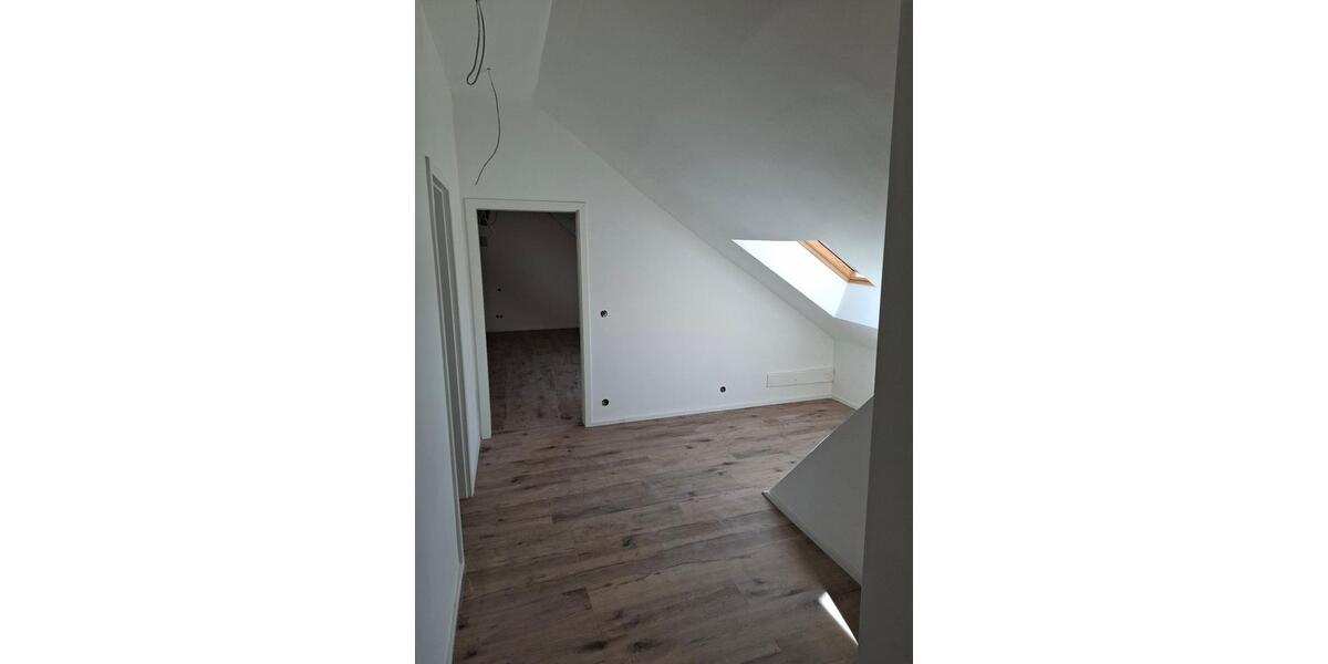 Dachgeschoßwohnung Klingenmünster - 3 Zimmer, 120 m&sup2;, 800&euro; | Angebot:25873823