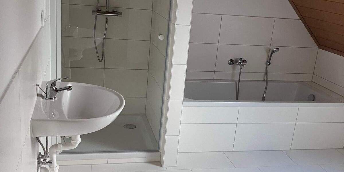 Renovierte 3-Zi.-DGW mit Gartenanteil - 91056 Erlangen-Hüttendorf 3 zimmer