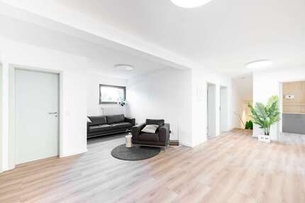 Büro in Estenfeld 1.584 € 160 m² zimmer