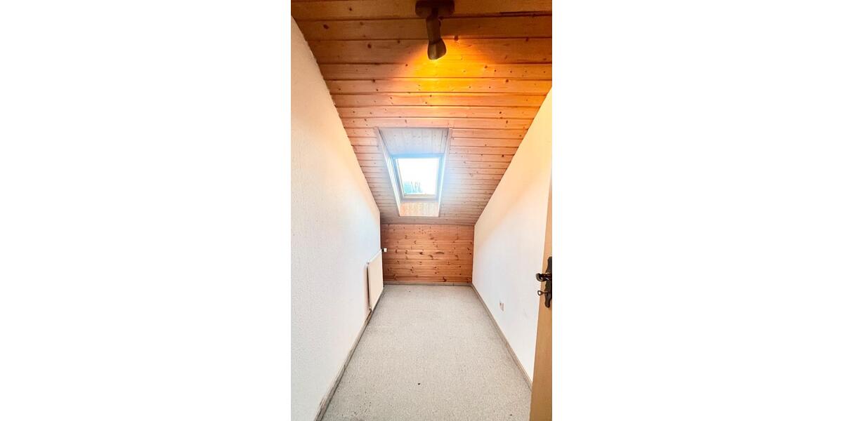 Dachgeschoßwohnung Ebergötzen - 4 Zimmer, 89 m&sup2;, 750&euro; | Angebot:26644672