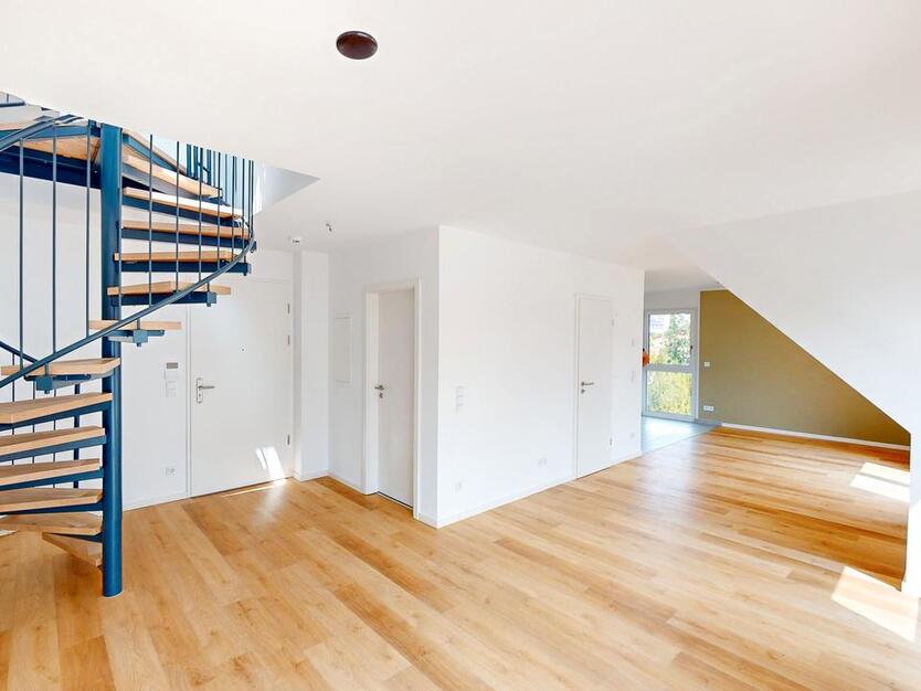 *Jetzt Umzugsbonus sichern!* Moderne Maisonette-Wohnung mit Balkon
