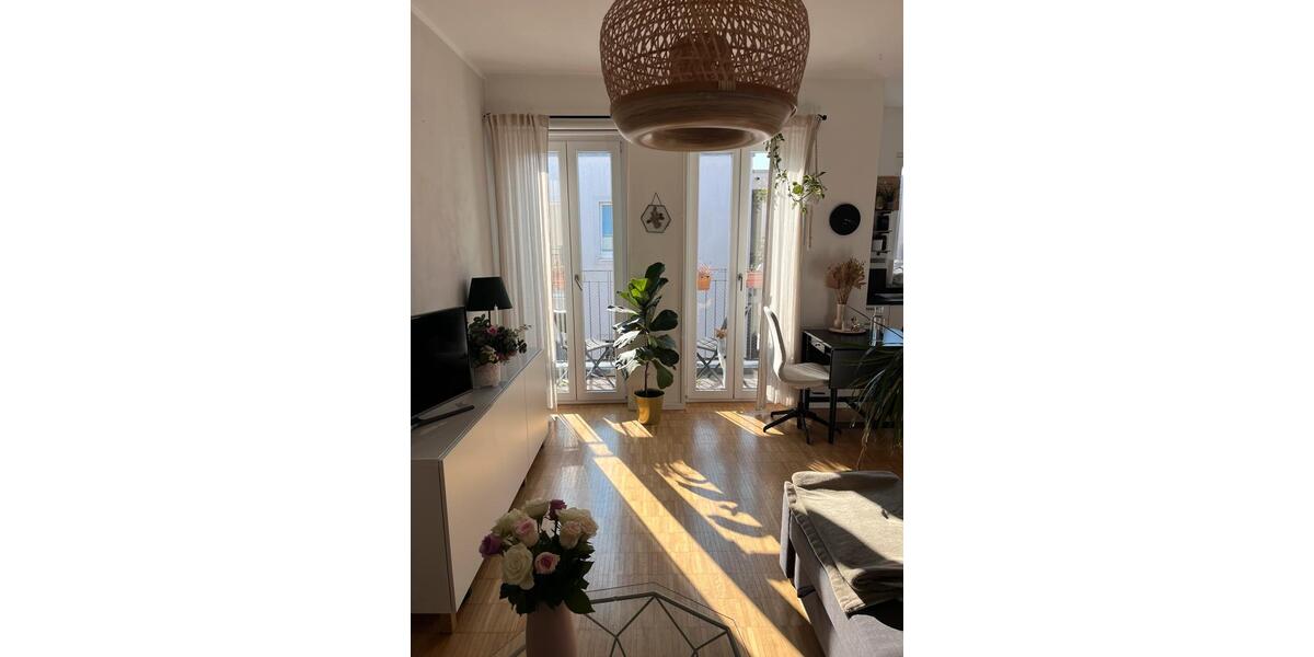 Dachgeschoßwohnung Potsdam Potsdam West - 2 Zimmer, 52 m&sup2;, 1.400&euro; | Angebot:25990150