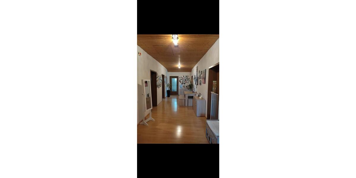 Etagenwohnung Hengersberg - 4 Zimmer, 125 m&sup2;, 1.050&euro; | Angebot:24802594