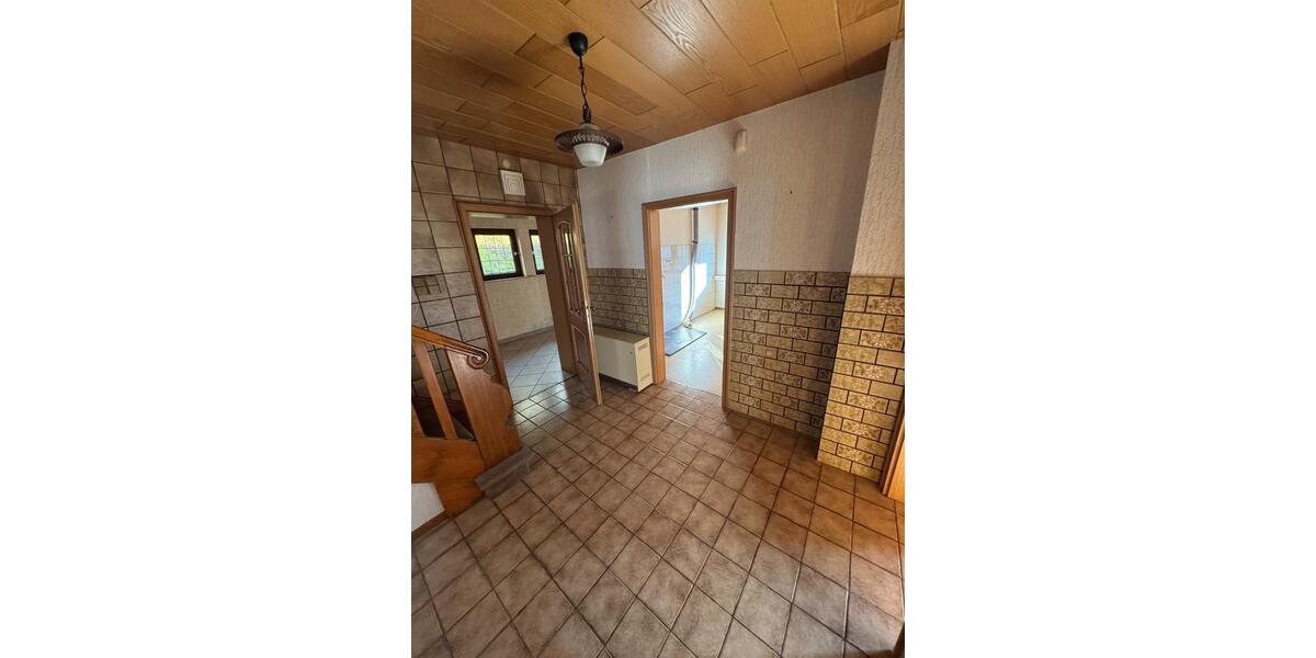 Einfamilienhaus Reichshof - 11 Zimmer, 315 m&sup2;, 1.700&euro; | Angebot:25151779