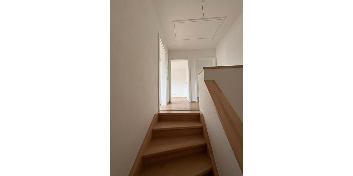 Etagenwohnung Knittlingen - 4 Zimmer, 100 m&sup2;, 1.400&euro; | Angebot:26048812