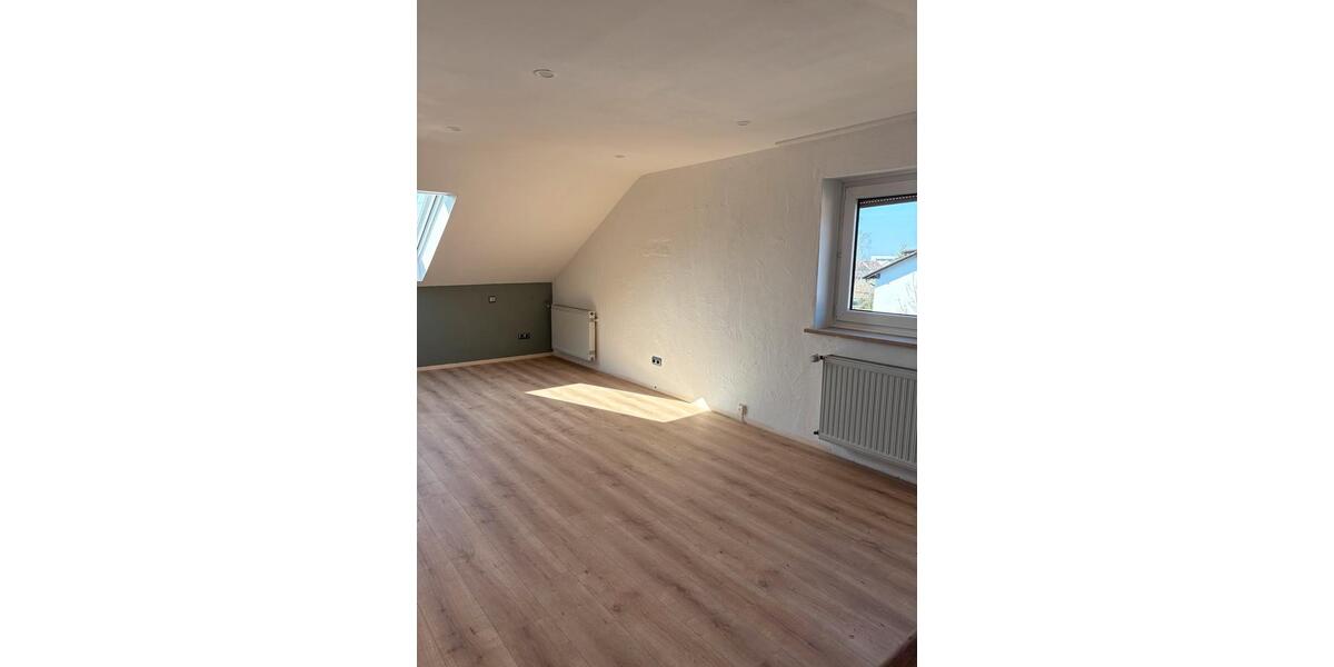 Dachgeschoßwohnung Kronach - 2 Zimmer, 50 m&sup2;, 475&euro; | Angebot:26006511