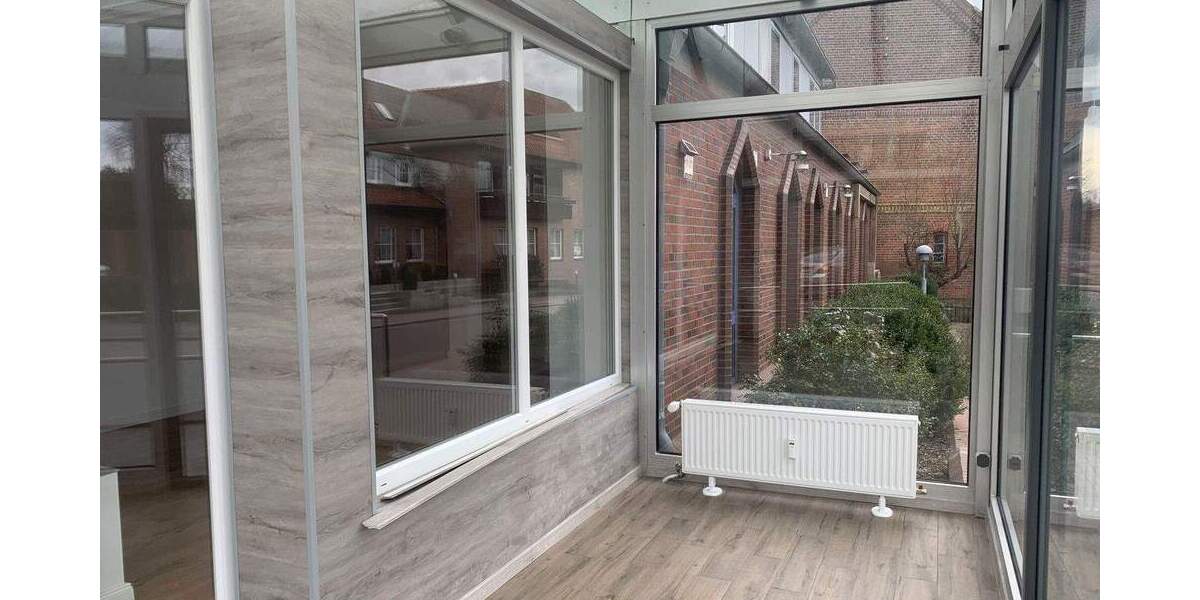 RESERVIERT - Traumhafte 2-Zimmer Wohnung mit Wintergarten 2 zimmer