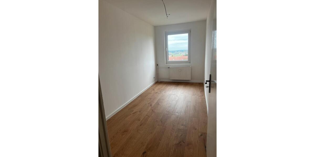 Etagenwohnung Möllenhagen - 6 Zimmer, 101 m&sup2;, 700&euro; | Angebot:24863273
