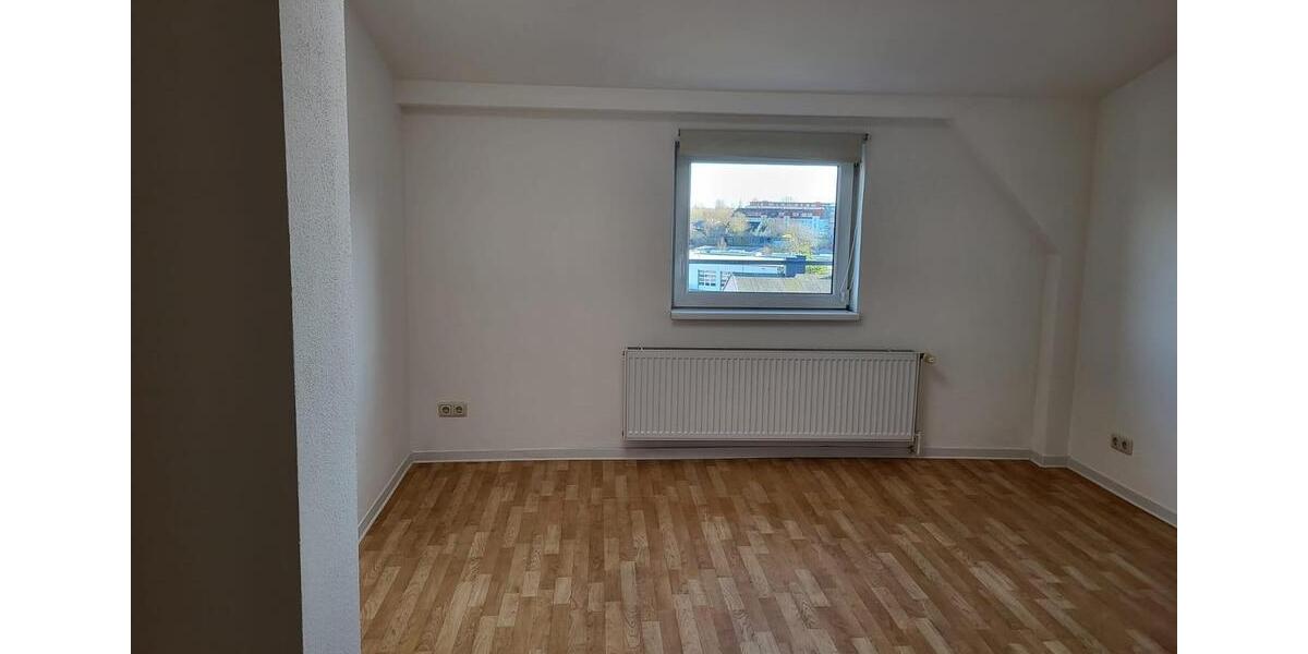 Dachgeschoßwohnung Stralsund Langendorfer Berg - 3 Zimmer, 85 m&sup2;, 850&euro; | Angebot:26476490