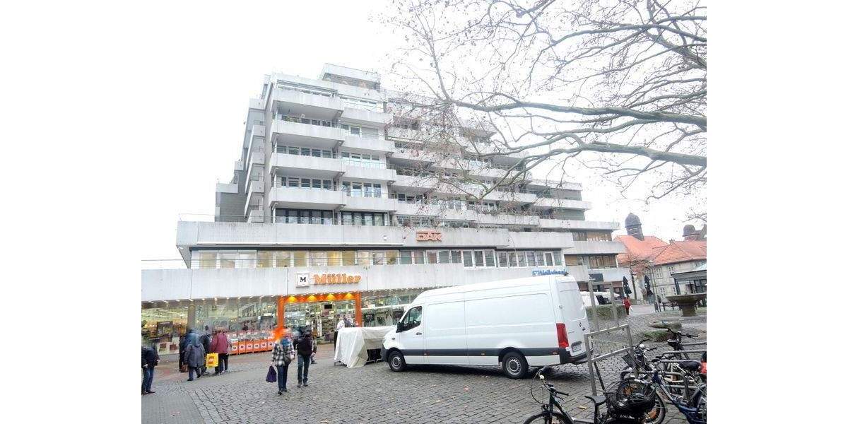 Helle, gepflegte und seniorengerechte Etagenwohnung mit Fahrstuhl und großer Dachterrasse direkt in der Innenstadt 3 zimmer