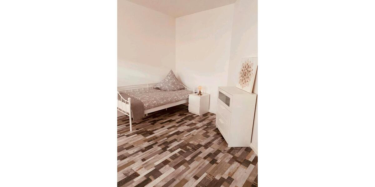 Erdgeschoßwohnung Hameln Kernstadt - 3 Zimmer, 130 m&sup2;, 550&euro; | Angebot:19083893