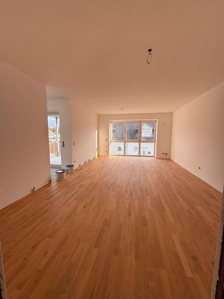 Erstbezug mit Balkon: Schöne, helle 4-Zimmer-Wohnung