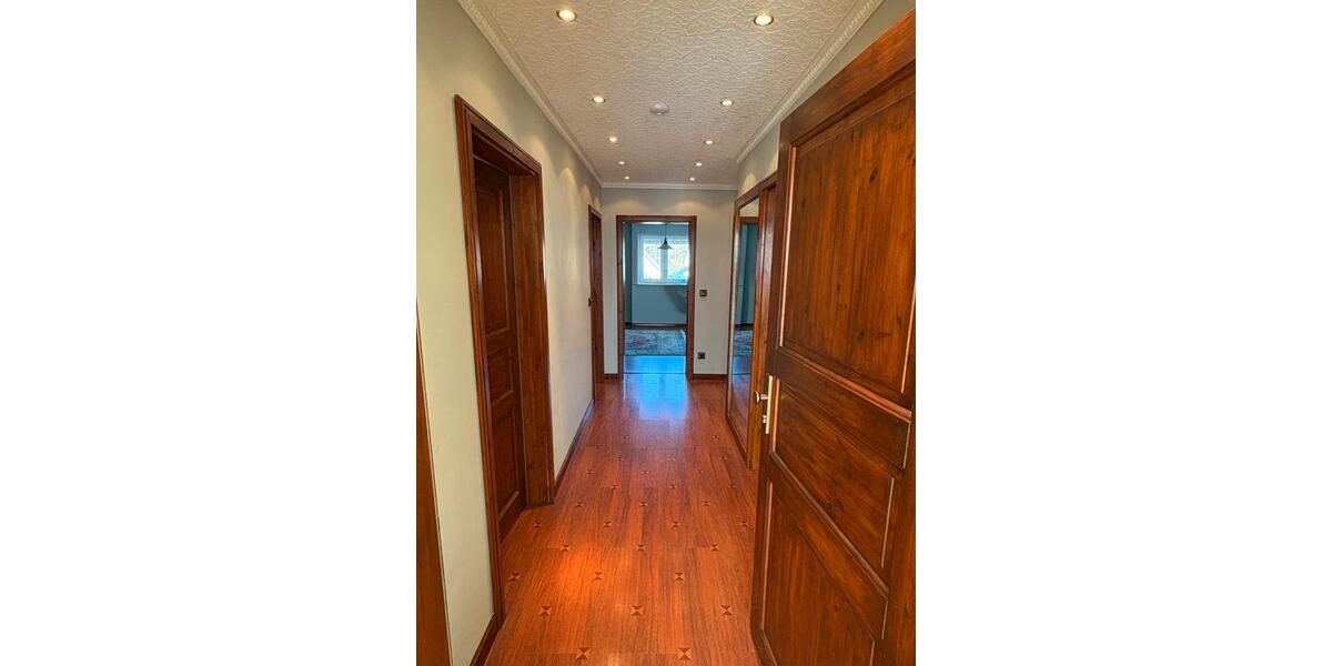 Etagenwohnung Hohenroth - 2 Zimmer, 70 m&sup2;, 1.300&euro; | Angebot:25784360