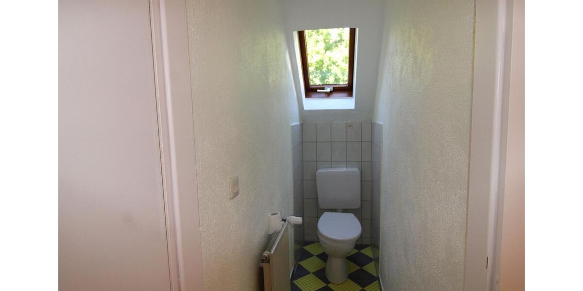 Einfamilienhaus Gunzenhausen - 8 Zimmer, 184 m&sup2;, 2.050&euro; | Angebot:24679181