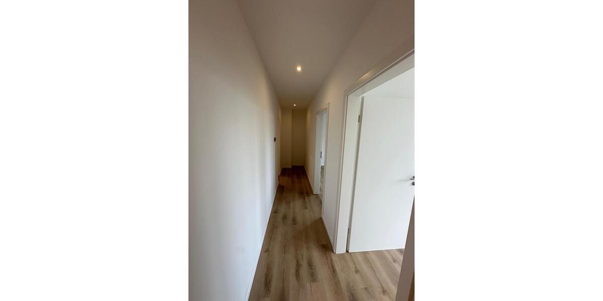 Hochparterre Hannover Nord - 4 Zimmer, 110 m&sup2;, 1.490&euro; | Angebot:26610280