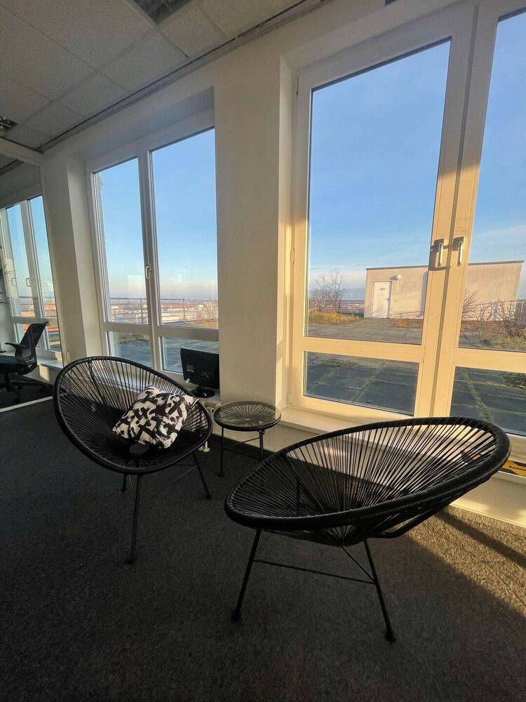 Modernes Büro mit Dachterrasse in Reinickendorf - All-in-Miete