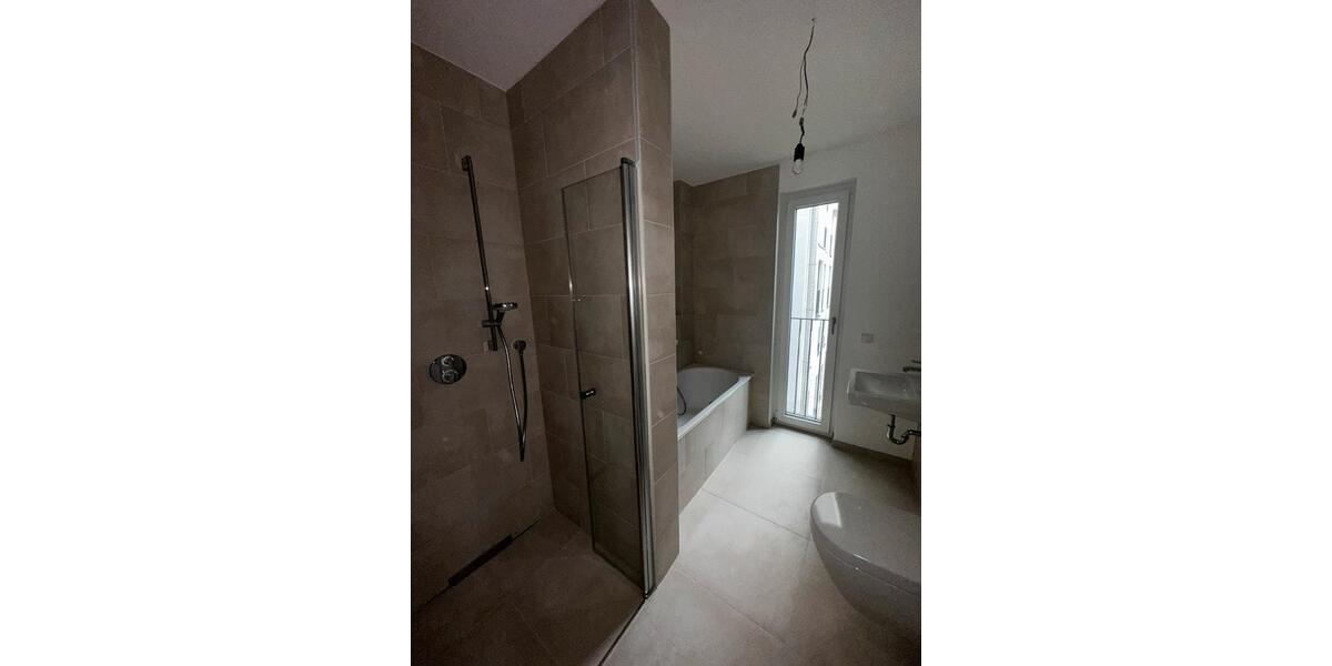 Etagenwohnung Schönefeld - 3 Zimmer, 79 m&sup2;, 1.680&euro; | Angebot:26693460