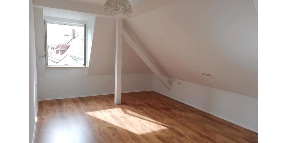 Dachgeschoßwohnung Ilshofen - 3.5 Zimmer, 79 m&sup2;, 780&euro; | Angebot:26702473