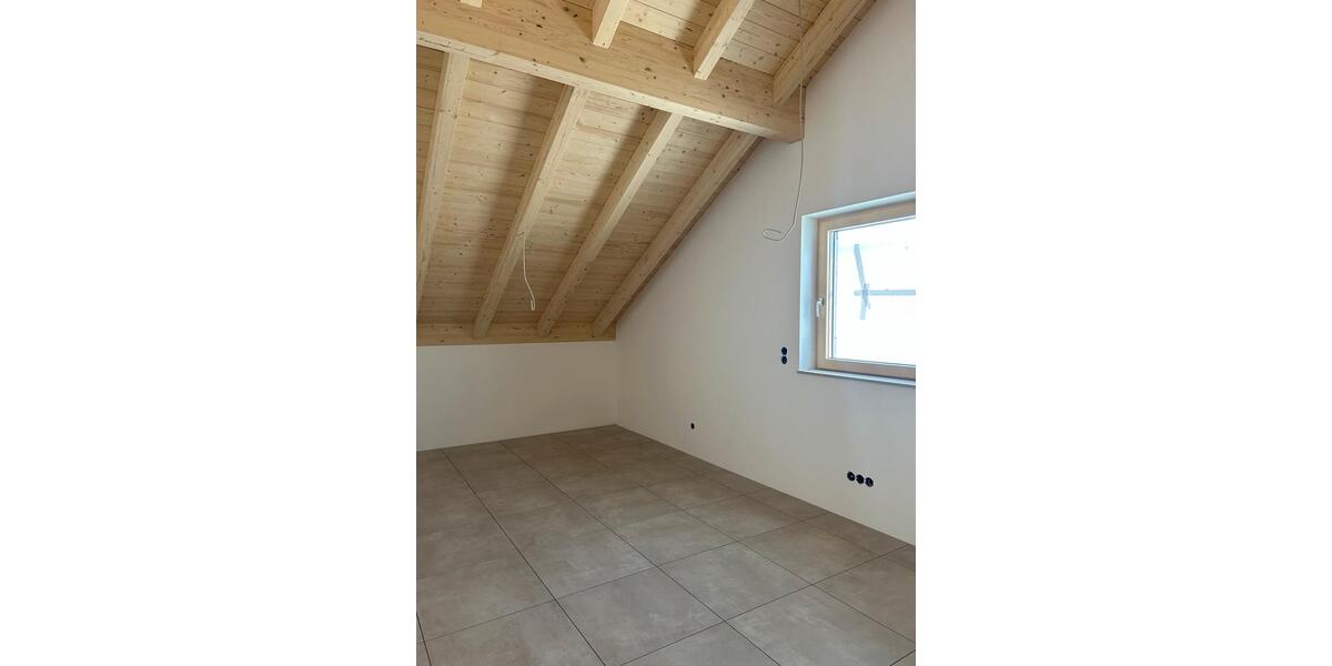 Dachgeschoßwohnung Mallersdorf-Pfaffenberg Pfaffenberg - 2.5 Zimmer, 43 m&sup2;, 595&euro; | Angebot:26022277
