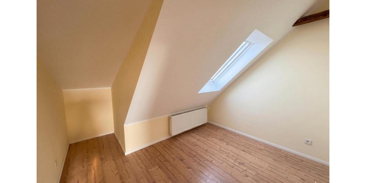 Dachgeschoßwohnung Hessisch Oldendorf - 3 Zimmer, 93 m&sup2;, 750&euro; | Angebot:26534863