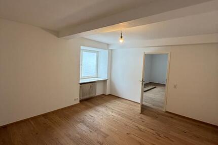 Nach Renovierung: Erstbezug in zentraler Lage inkl EBK 3 zimmer