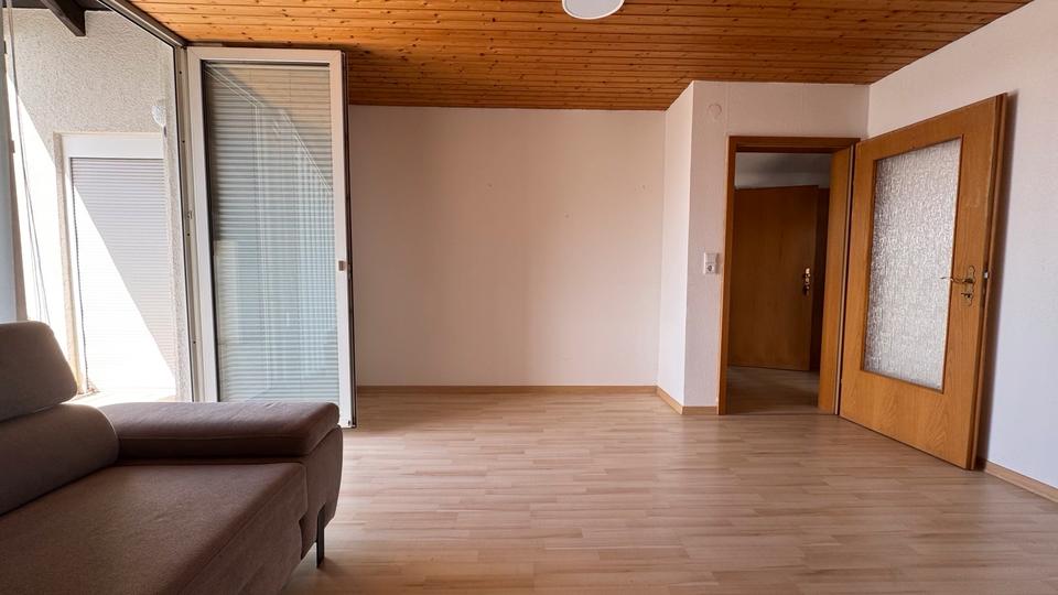Dachgeschoßwohnung Würzburg Dürrbachau - 3 Zimmer, 70 m&sup2;, 690&euro; | Angebot:26113371
